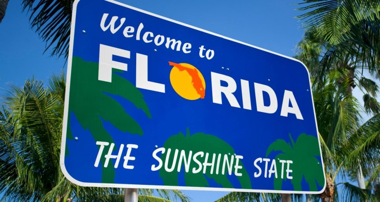 Florida-Welcome-Sign-Blue