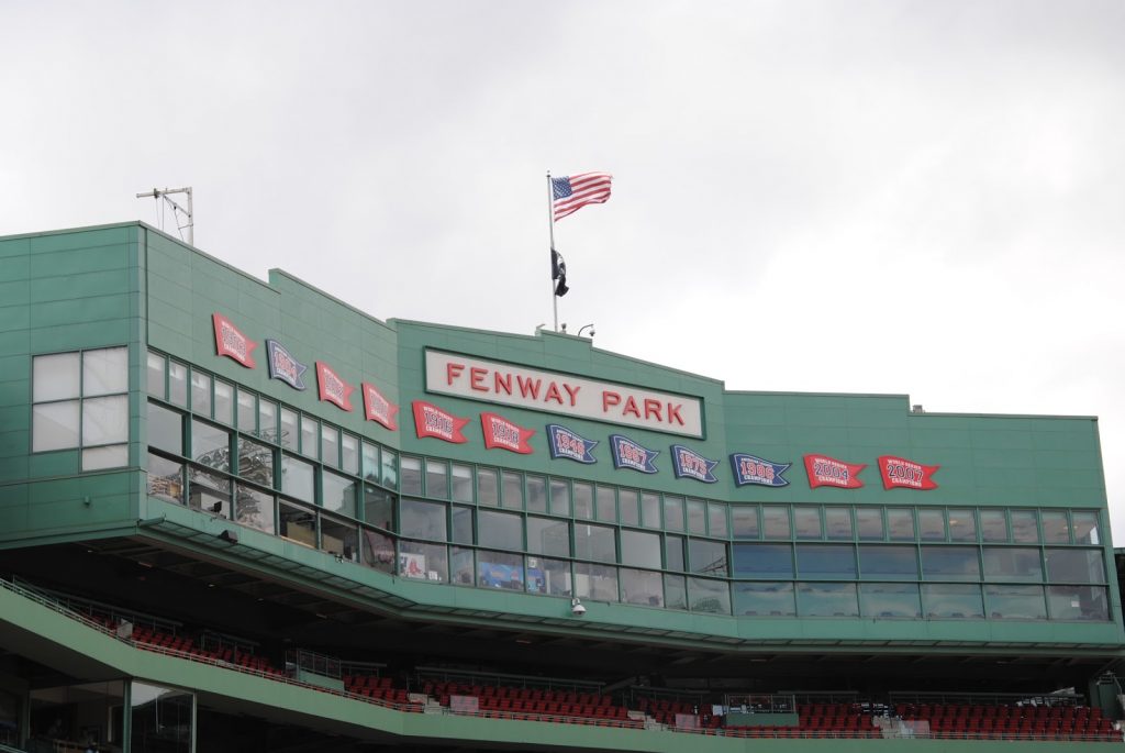 boston-red-sox-fenway-park-green-monster