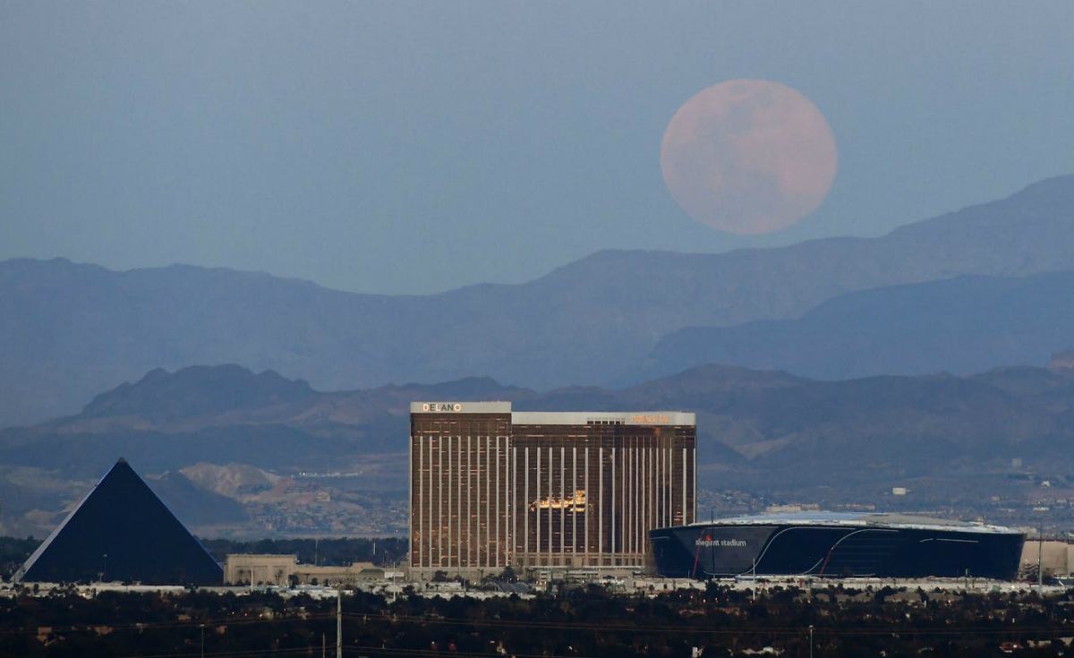 Luxor Las Vegas Demolition Rumors Spread Insiders Say 